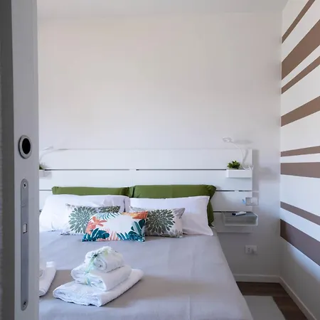 Syrma - Accogliente A Schiera